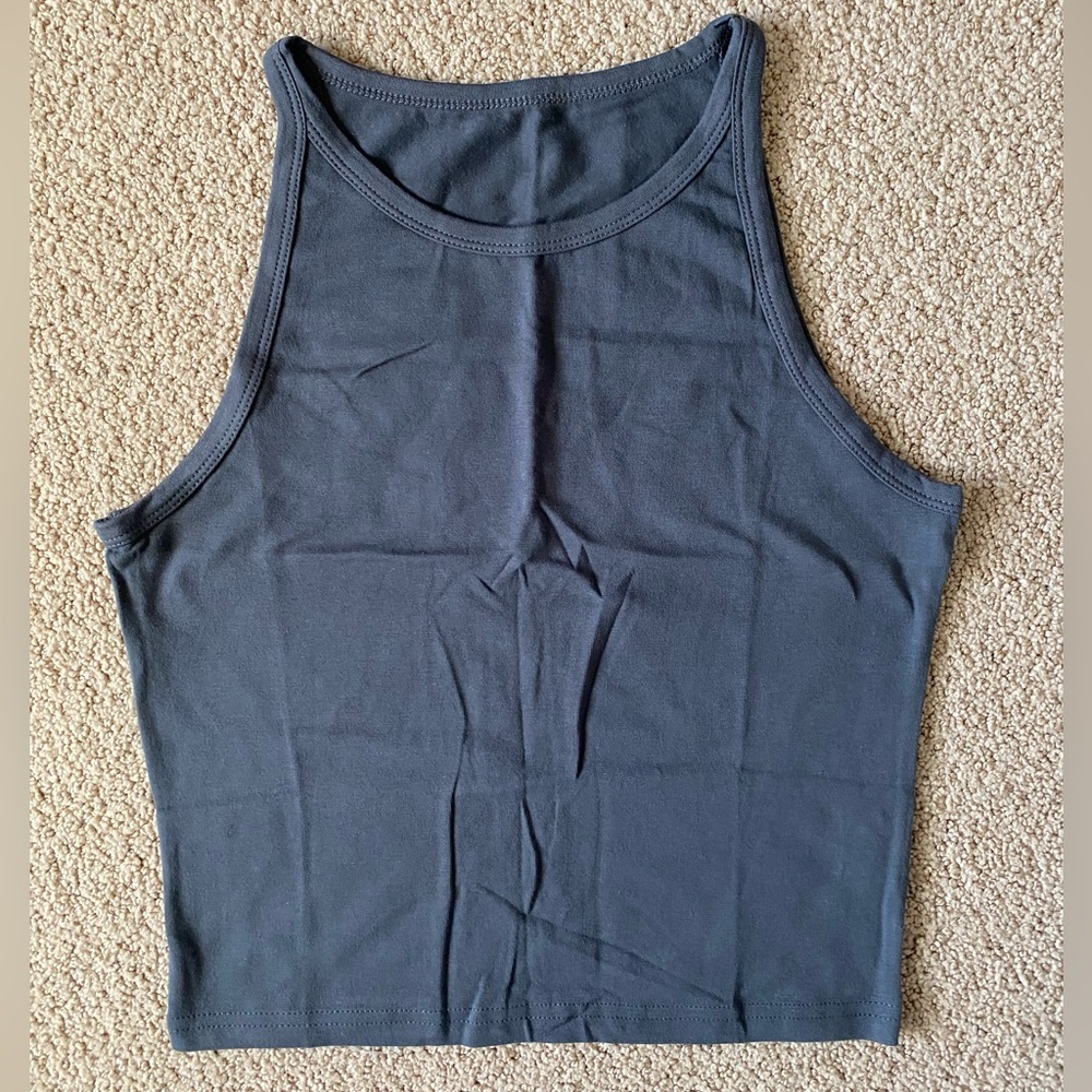 Women’s Bundle of 6 Crop Tank Tops Sleeveless & Cropped Black Grey White Green - Picture 2 of 3